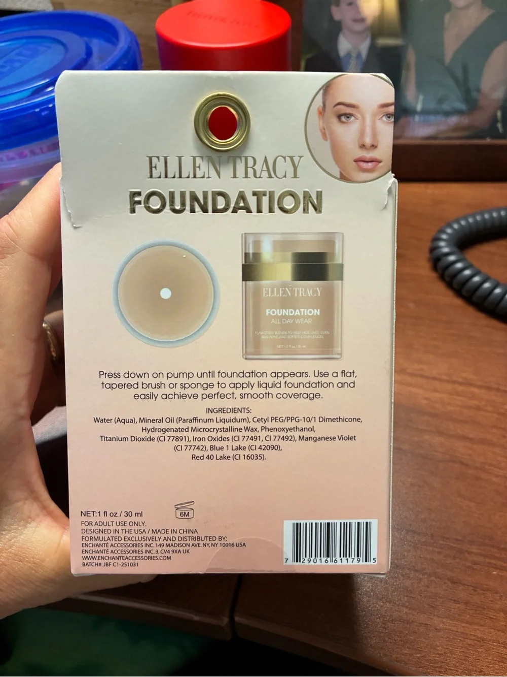 Ellen Tracy lightweight liquid